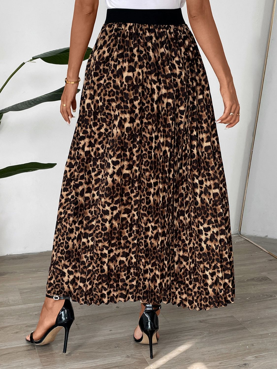 Perfee Pleated Leopard Maxi Skirt